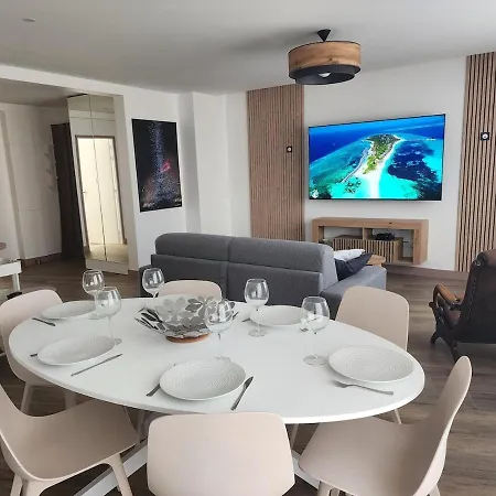 Family Apartment's Luxury 8 Guests Lejlighed